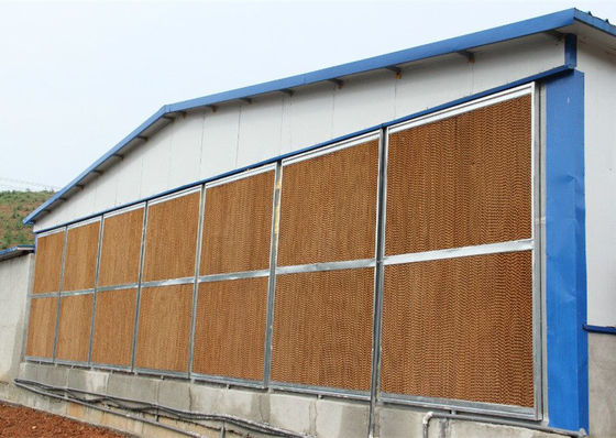 Fertigen Sie abkühlende Auflagen-Verdampfungskühlungs-Auflagen-nass Auflage mit Aluminiumfeld für automatisches Geflügelhaus besonders an