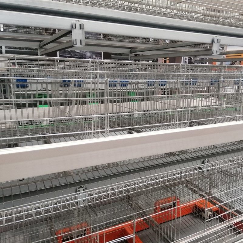 Schicht-Geflügelfarm-Ausrüstungen U formen Reihen-Batterie-Hühnerkäfig-System des Spant-3 für das Legen von Ei-Bauernhöfen